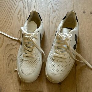 Veja v-10 lace up sneakers